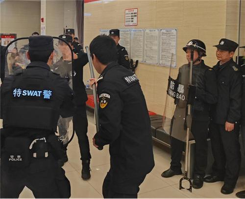 邻水县公安局深入重点单位开展应急处突技能培训