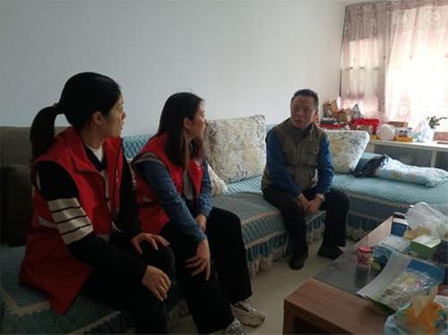 网格关爱暖人心，情真意切暖夕阳       