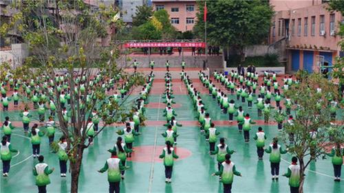 南江县下两督学责任区成功举办阳光大课间流动现场会