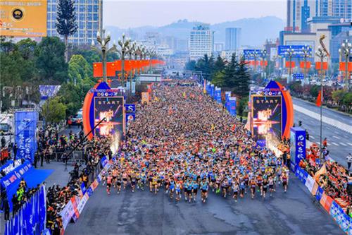 中国首个白金标的半程马拉松赛事！且看“仁马”节节高
