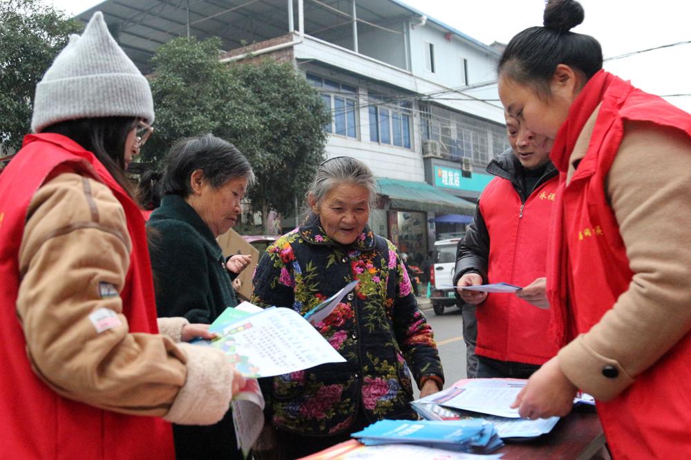 内江市东兴区：法治宣传进乡村