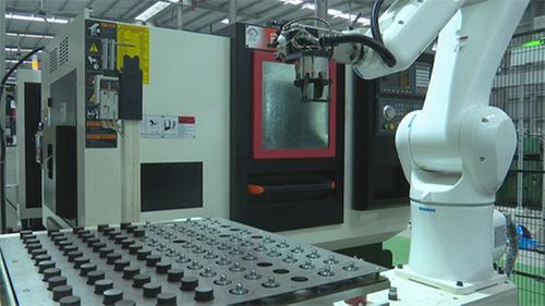 简阳市：攻克“卡脖子”技术 天虎工具有一“刀”