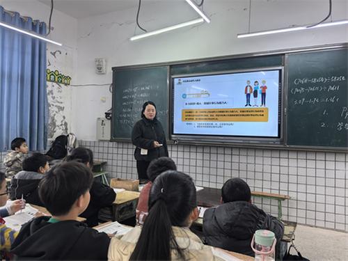 内江东兴区：法治护苗进校园