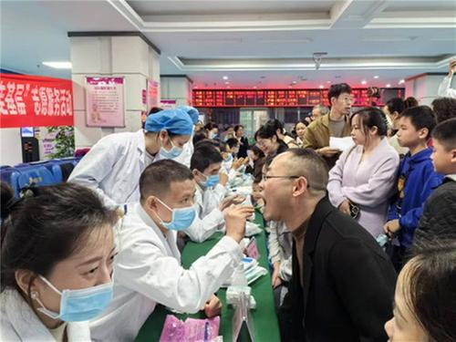 德阳市口腔医院直属绵竹门诊部联合四川大学华西口腔医院大型义诊