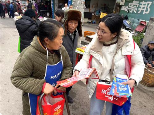 华封镇：志愿者在行动  共筑法治梦想