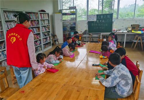眉山洪雅：携手“童”行，助力儿童成长