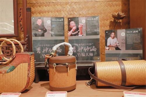 再上新！在宽窄巷子品味青神竹编