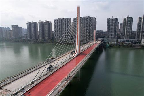 四川内江：麻柳坝大桥建设正酣