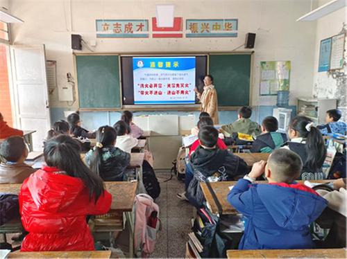 南江县下两镇小学全力筑牢冬季用火安全防线