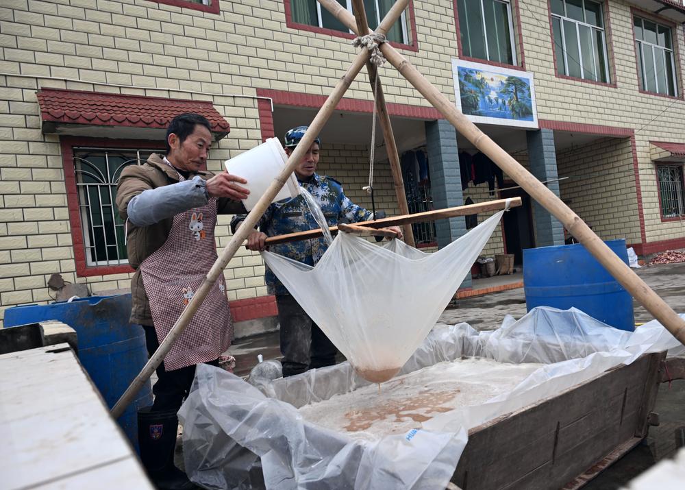 内江市东兴区：手工红薯粉促增收