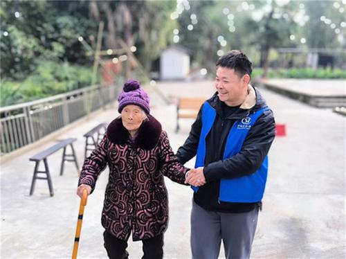 武胜县人社局：走访慰问上门 寒冬关怀暖心