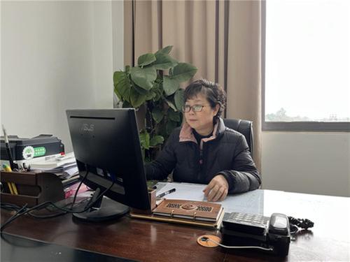 人大代表王晓梅：砥砺前行育芬芳，履职尽责显担当