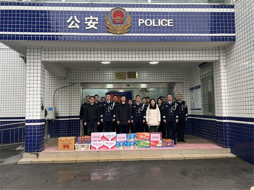 经开区奎阁街道开展第五个“中国人民警察节”慰问活动