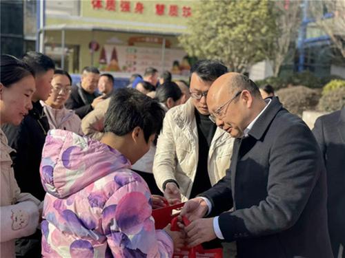 南江县总工会走进特教学校关怀慰问全体师生