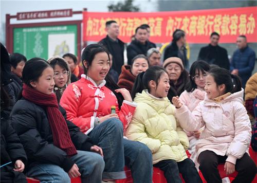 内江市东兴区：筑梦川渝“年味浓”