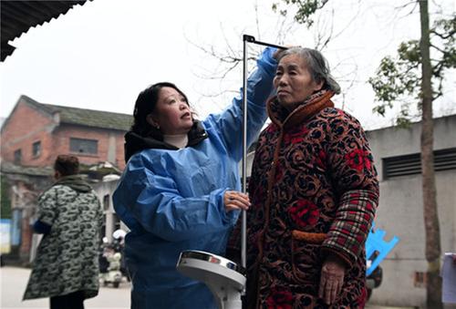 内江市东兴区：为老服务进社区