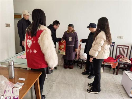 青神：新春慰问送祝福 岁寒情深暖人心