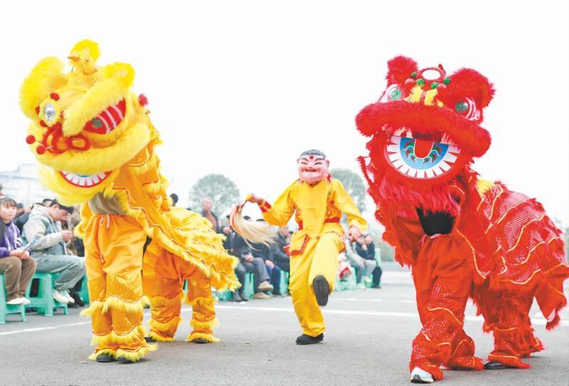 舞狮送“福”迎新春