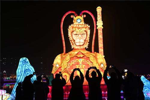 四川内江：赏花灯 迎新春