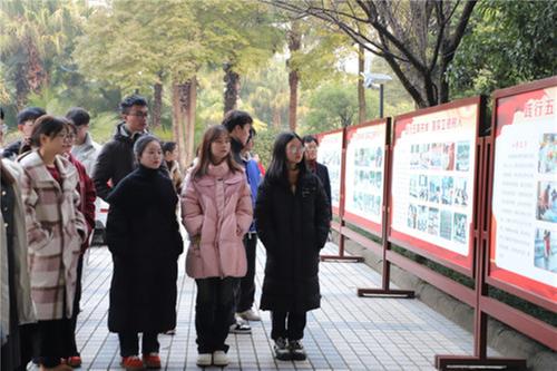 巴州区白云台实验学校举行“学子家乡行”活动