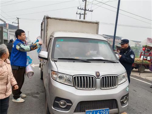 花园镇开展新春“毒驾”治理宣传活动