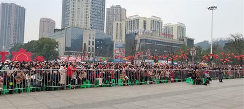 邻水县：蛇年新春乐翻天 文艺展演绽光彩