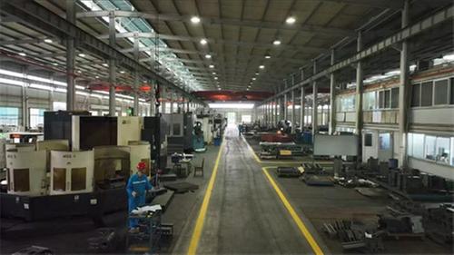 青神：新员工上岗 企业生产忙