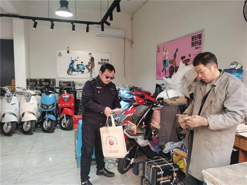 邻水县九龙市场监管所：“三车”整治在行动，守护群众出行安全