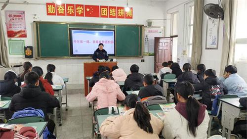 广安区浓溪镇禁毒服务站开展“开学第一课禁毒宣传活动”