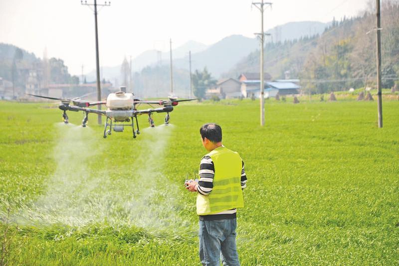 春耕尽显“科技范”