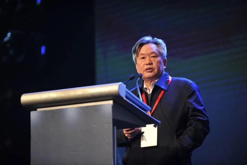 李国杰院士“七问”DeepSeek