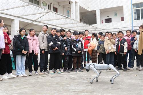 前锋区开展科普大篷车进校园活动