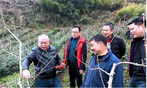 峨边县：专家亲授技术 助力乡村振兴