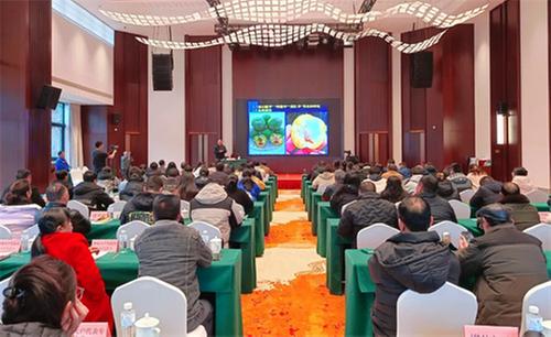 四川省乡村振兴产业顾问组开展茵红李产业提质增效技能培训科普宣讲