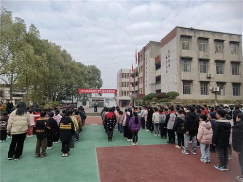 石盘镇联合多部门开展科普大篷车巡展活动暨立德树人宣教活动