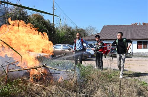 内江市东兴区：练为战 保安全