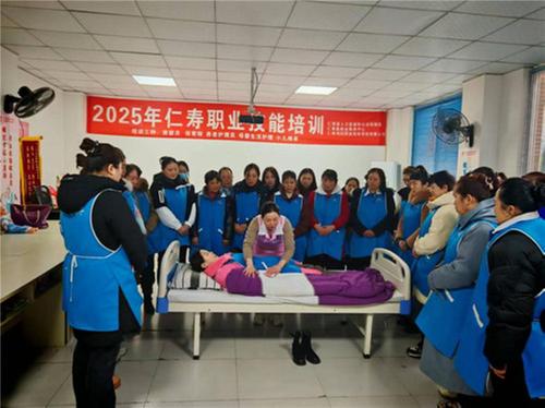 仁寿县“春风行动”助力就业创业