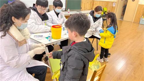 什邡市方亭社区卫生服务中心：体检护航 用爱守护每一份童真