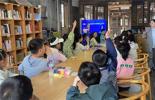 资阳市雁江区太空种子新苗移栽体验科普研学活动圆满举办