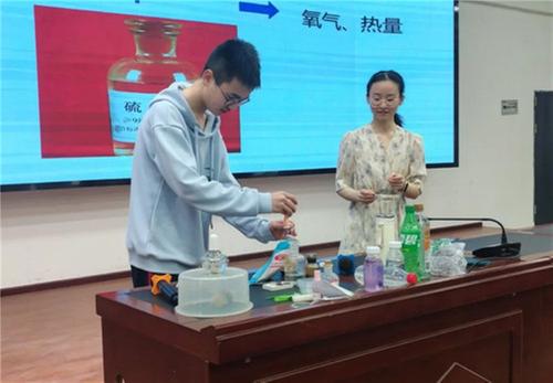 南江县实验中学：实验课融于生活点燃学生科学梦