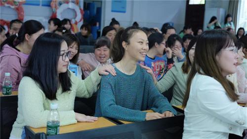 青神：推进心理健康服务 守护青少年健康成长