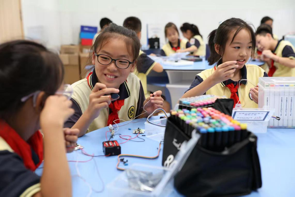 双流区举办青少年电子电路创新实践培训