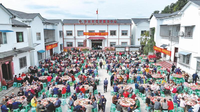 多彩活动迎重阳