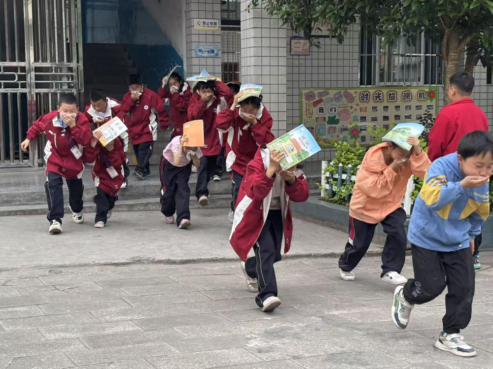 南江县关路镇九义校：科学演练筑牢安全防线