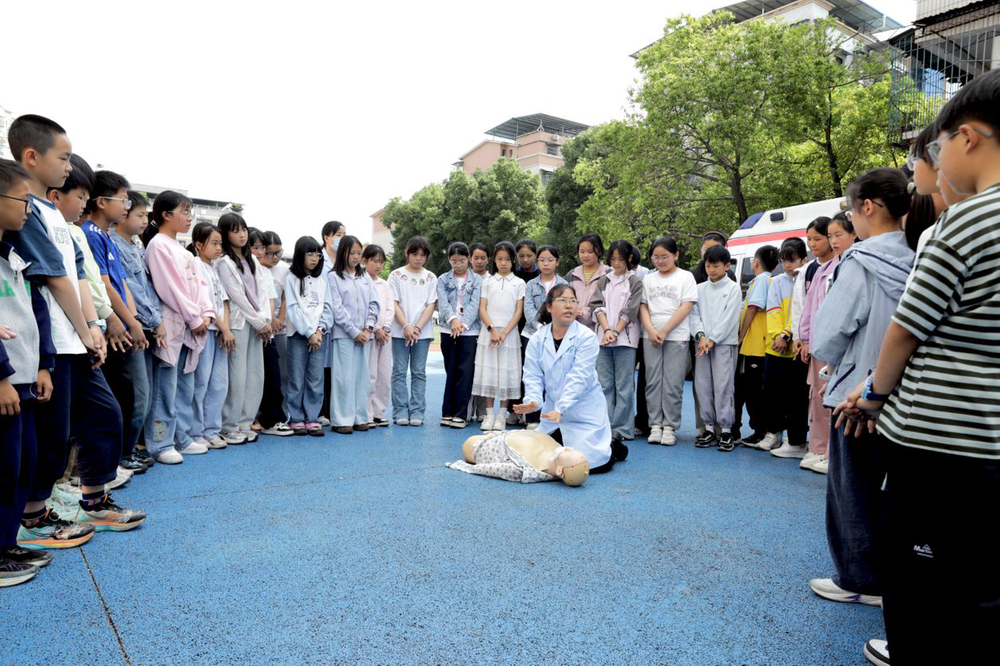 广安区：普及防灾减灾知识 筑牢校园安全防线