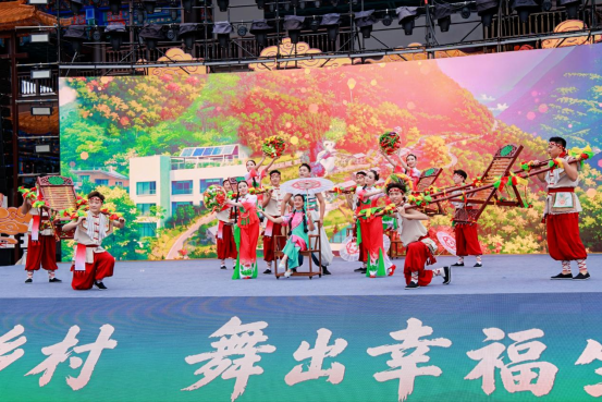 文艺赋美乡村 舞出幸福生活