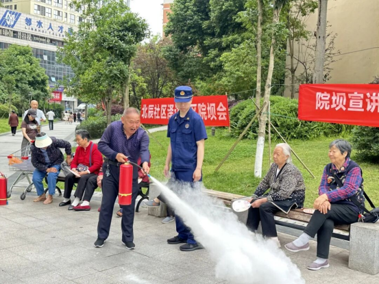 邻水县：问答+实操 社区居民沉浸式学习消防科普知识