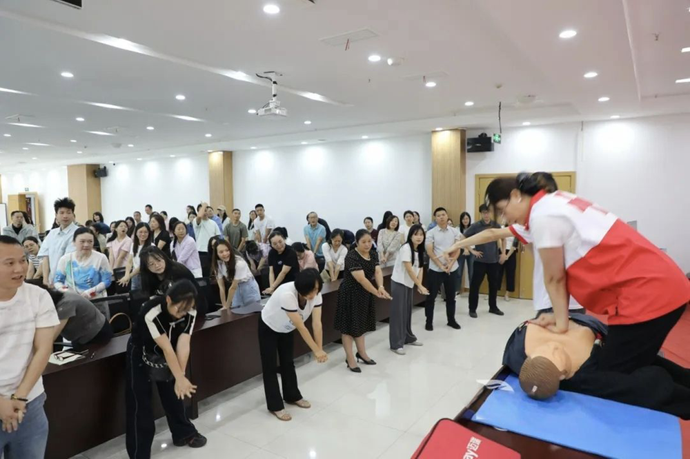 守护“黄金4分钟”，东兴区开展机关应急救护技能培训